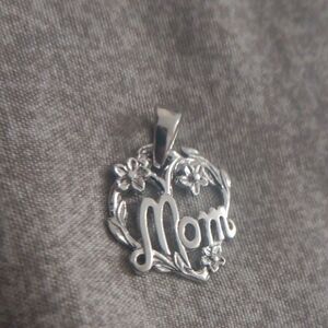 Silver 'Mom' Heart Pendant Necklace